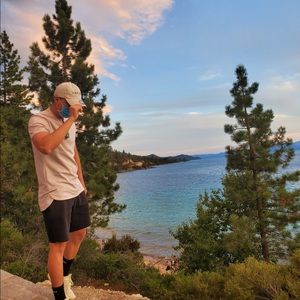 Meet your Posher, Sang